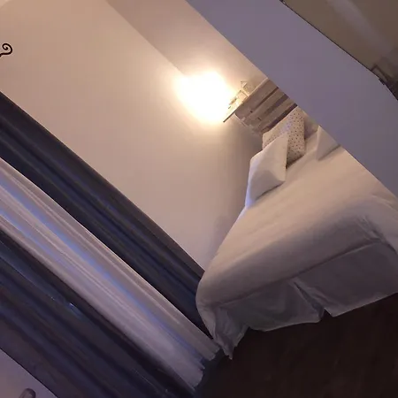 Station Bed & Breakfast 4*