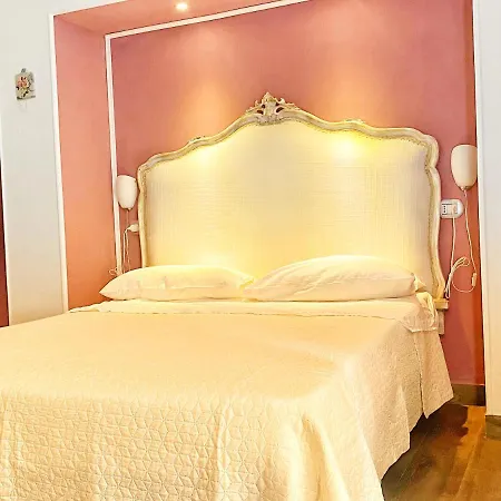 Station Bed and breakfast Nápoles