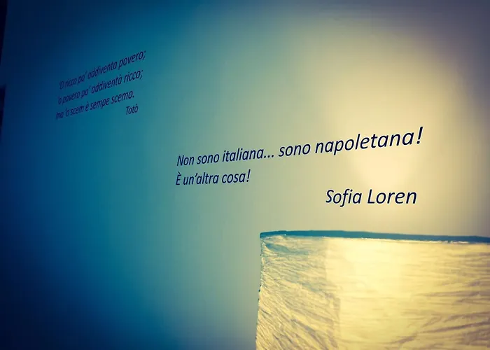 Station 4* نابولي