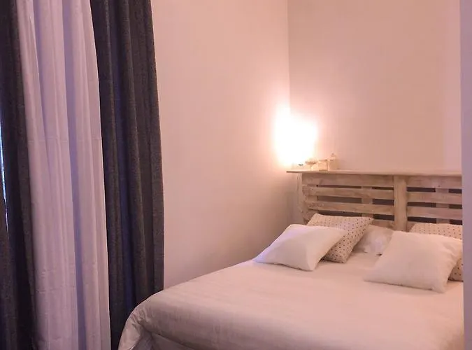 Nocleg ze śniadaniem Station Neapol